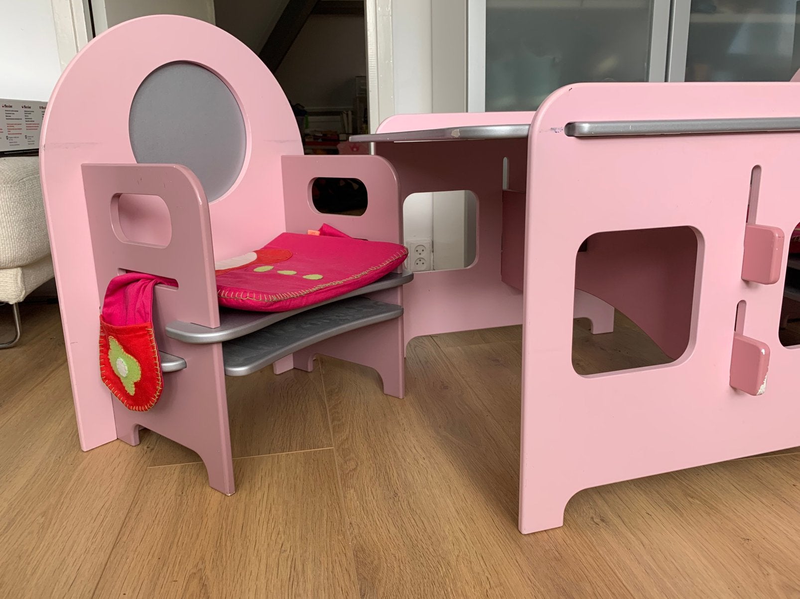 Kinder zithoekje stoelen tafel jetsit jettable, Kinderen en Baby's, Ophalen, Tafel(s) en Stoel(en)