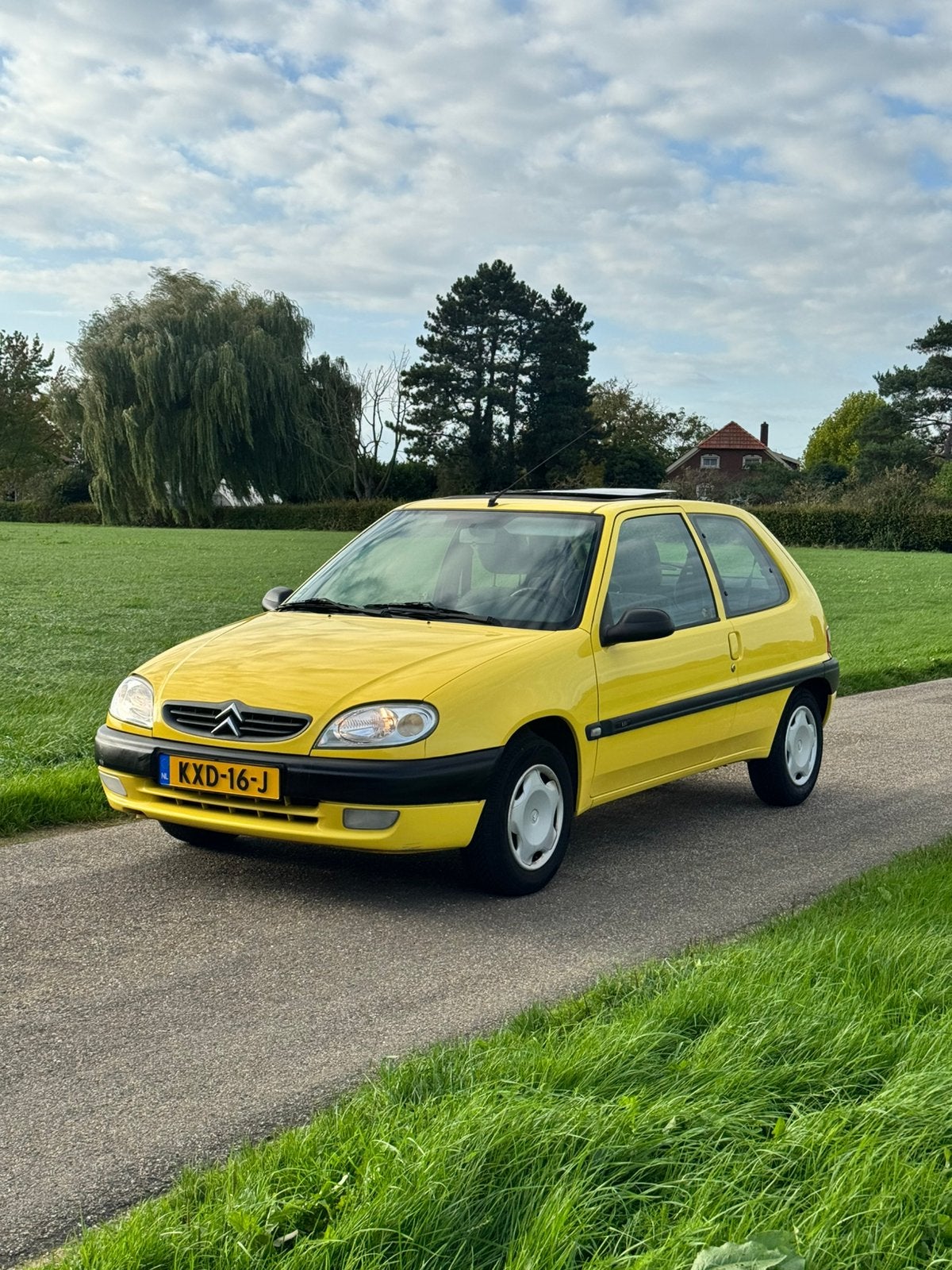 Citroën Saxo 1.1 2000 Airco Geel, Auto's, Elektrische ramen, Saxo, Geel, Bedrijf