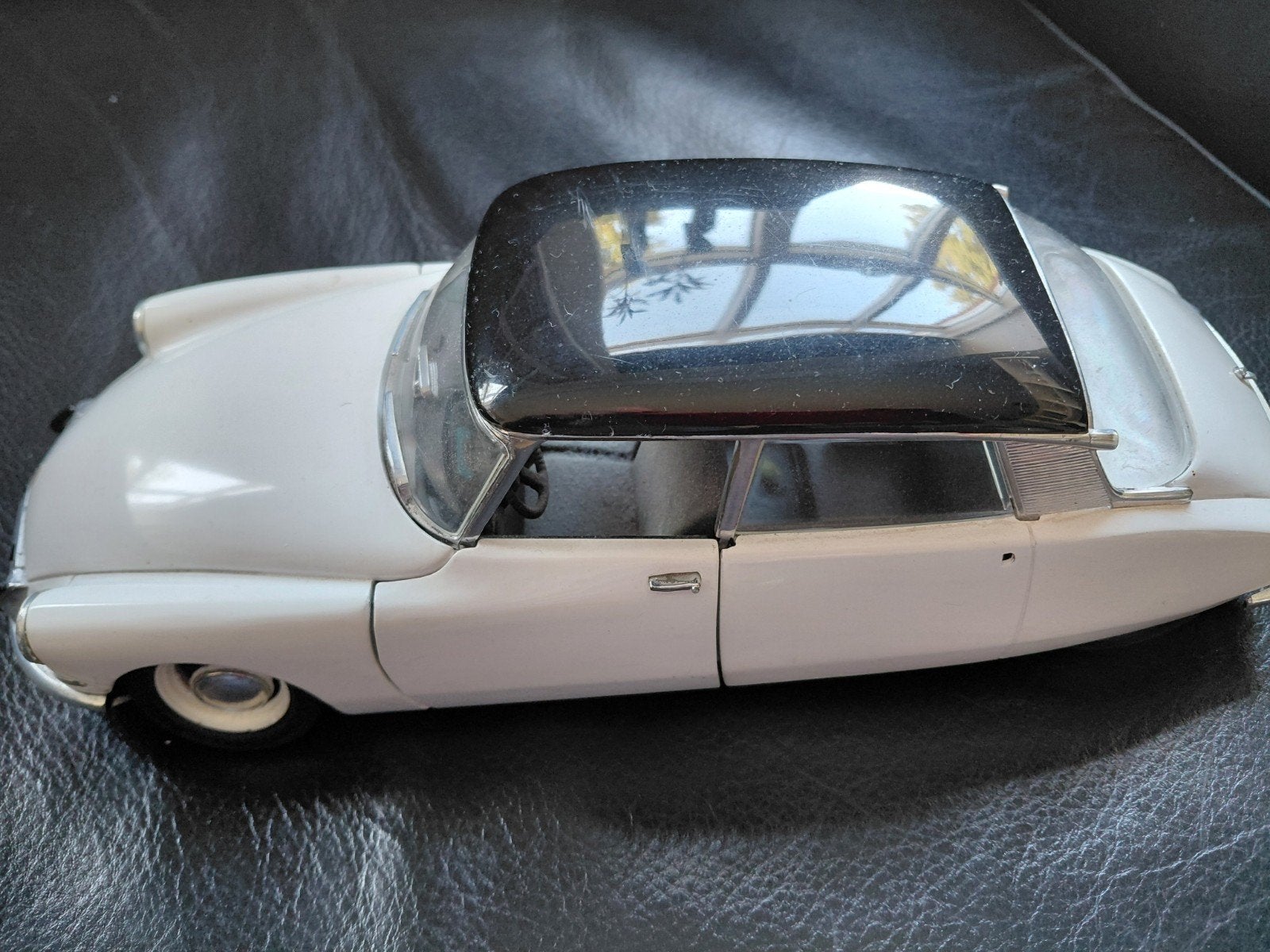 Snoek Citroën DS 1963 schaalmodel 1:18, Ophalen of Verzenden, Gebruikt, Auto, Maisto