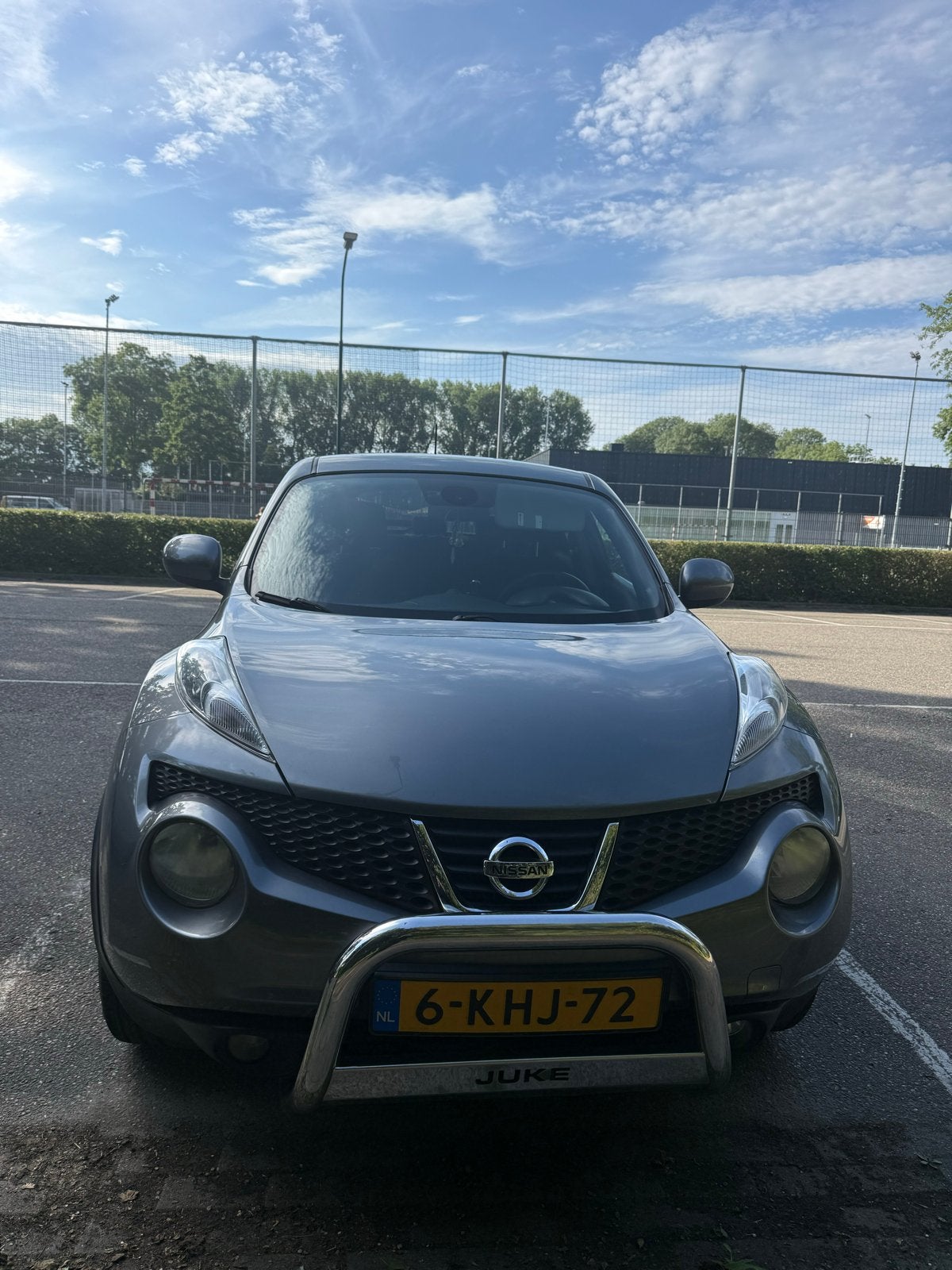 Nissan Juke 1.6 2011 Grijs, Auto's, 1250 kg, 4 cilinders, 49 €/maand, Handgeschakeld