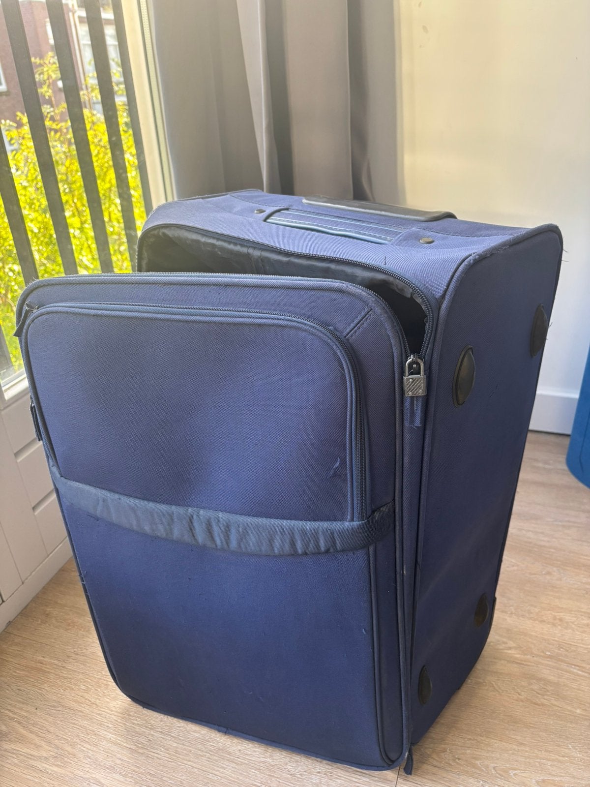 Suitcase, Ophalen of Verzenden, Zo goed als nieuw, Hard kunststof, Minder dan 50 cm