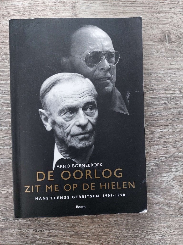 Arno Bornebroek - De oorlog zit me op de hielen, Ophalen of Verzenden, Zo goed als nieuw, Overige