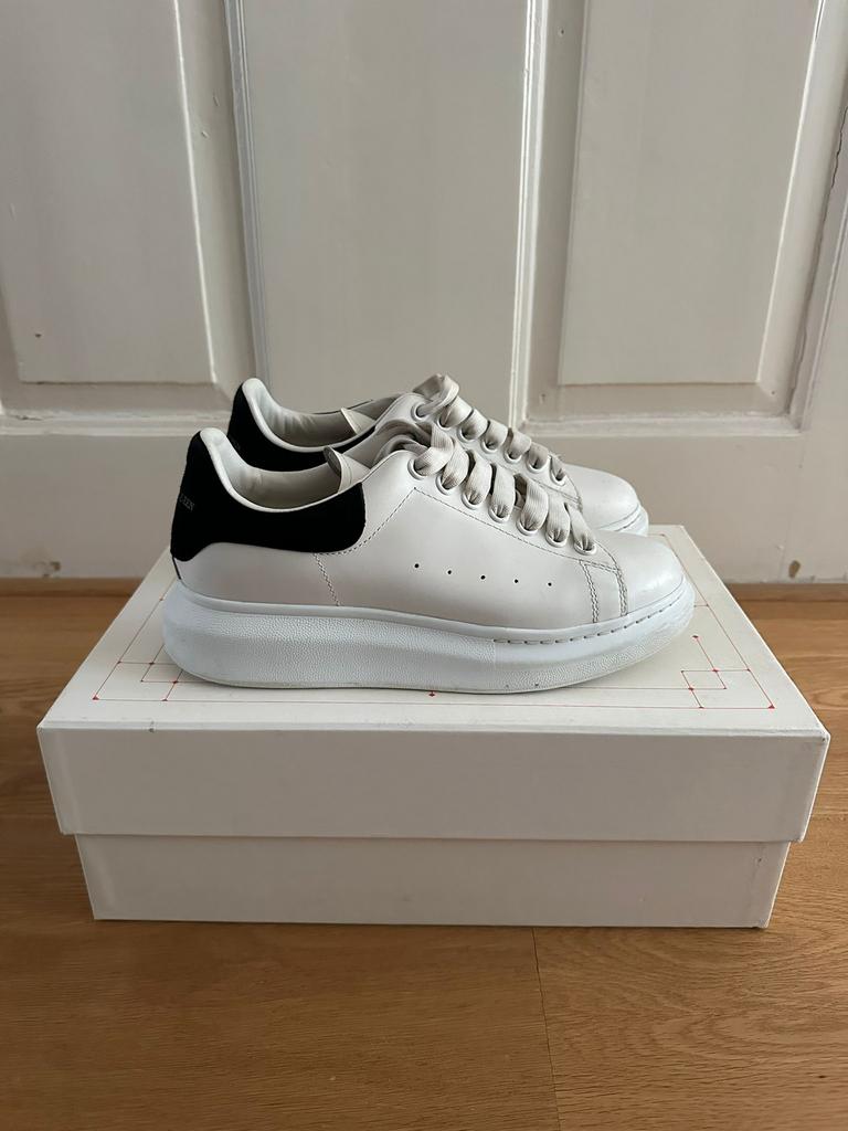 Alexander mcQueen sneakers maat 39, Ophalen of Verzenden, Zo goed als nieuw, Wit