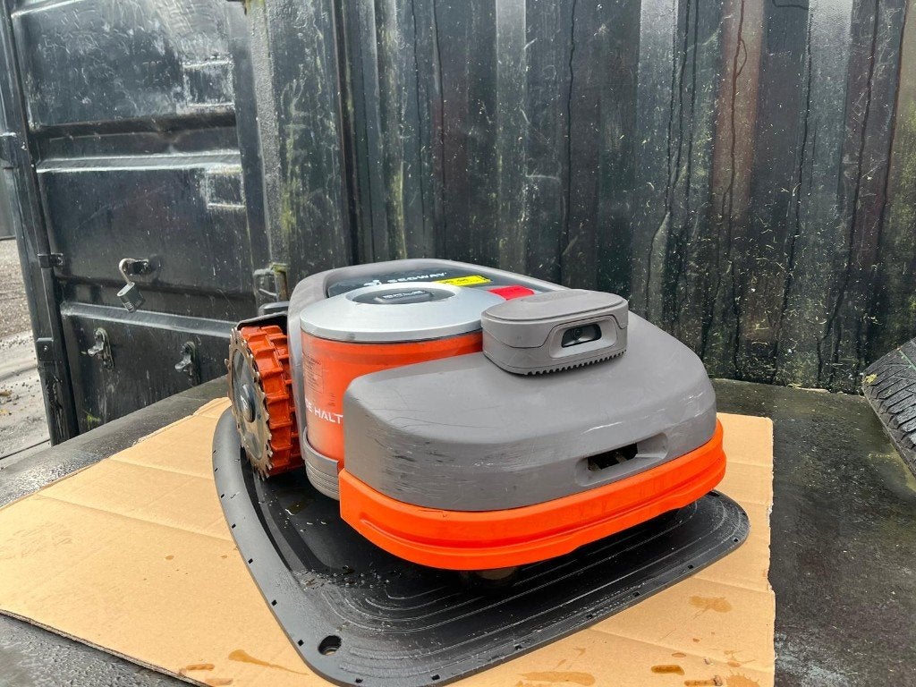 Segway navimow H3000E-VF - GPS robotmaaier - 3000m2, Ophalen, Spangahoekweg 67, Gebruikt, Segway Navimow