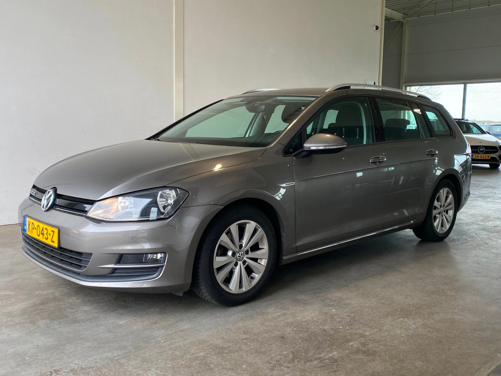 Volkswagen Golf Variant 1.0 TSI Navi Cruise Trekhaak NL-auto, Voorwielaandrijving, Automatische klimaatregeling, Gebruikt, Euro 6