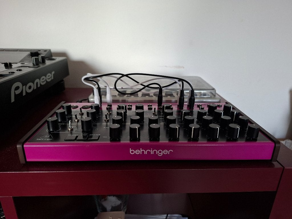 Behringer Edge + Garantie + Decksaver, Overige aantallen, Zo goed als nieuw, Met koffer of flightcase, Ophalen