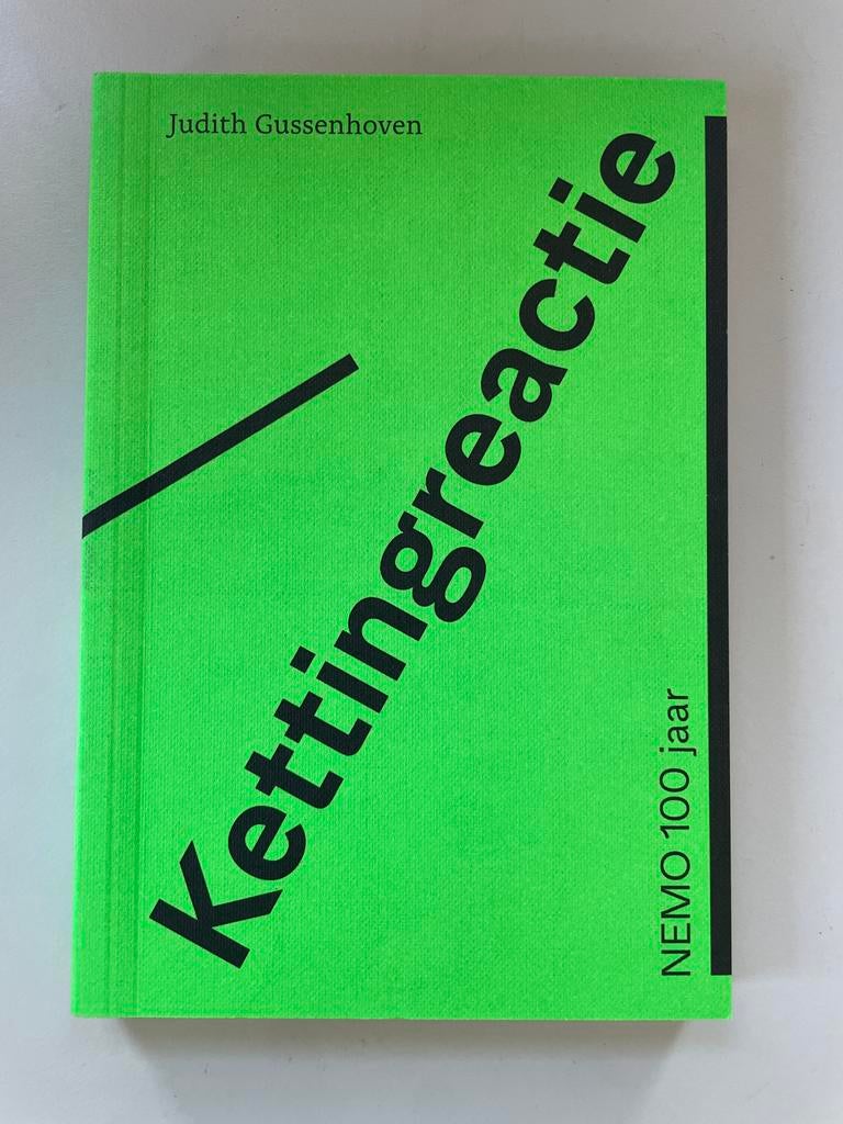 NEMO 100 jaar: Ketingreactie - Informatieboek, Ophalen of Verzenden, Zo goed als nieuw, Overige onderwerpen