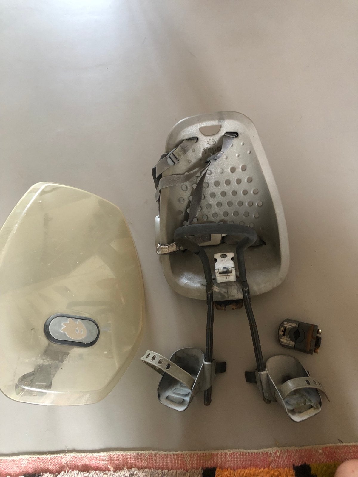 Gebruikt fietsstoeltje met windscherm - Gratis af te halen, Ophalen, Achterzitje, 9 t/m 18 kg, Gebruikt