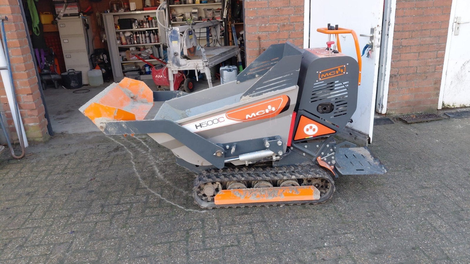 Foto 2 van Minigraver  met machinist te huur
