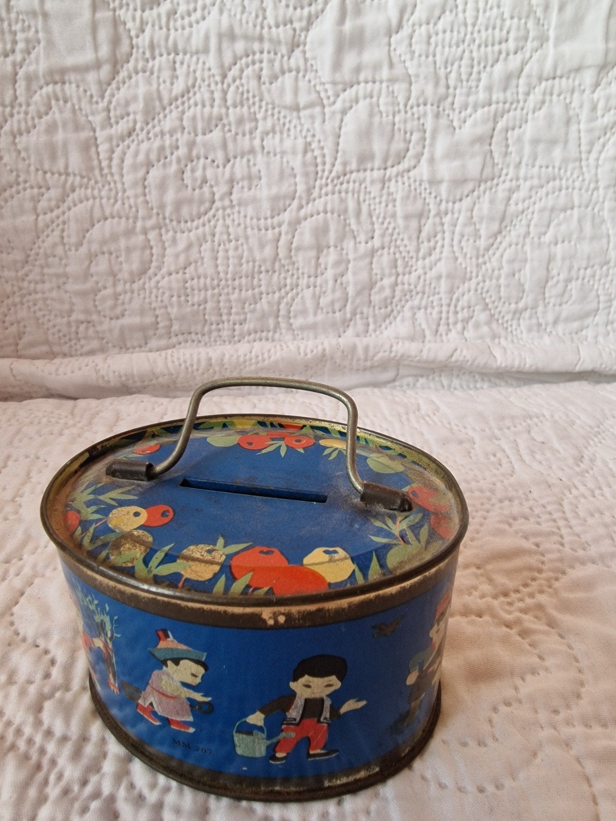 Vintage spaarpot blik met kindertekeningen, Ophalen of Verzenden, Gebruikt, Metaal of Blik, Overige thema's