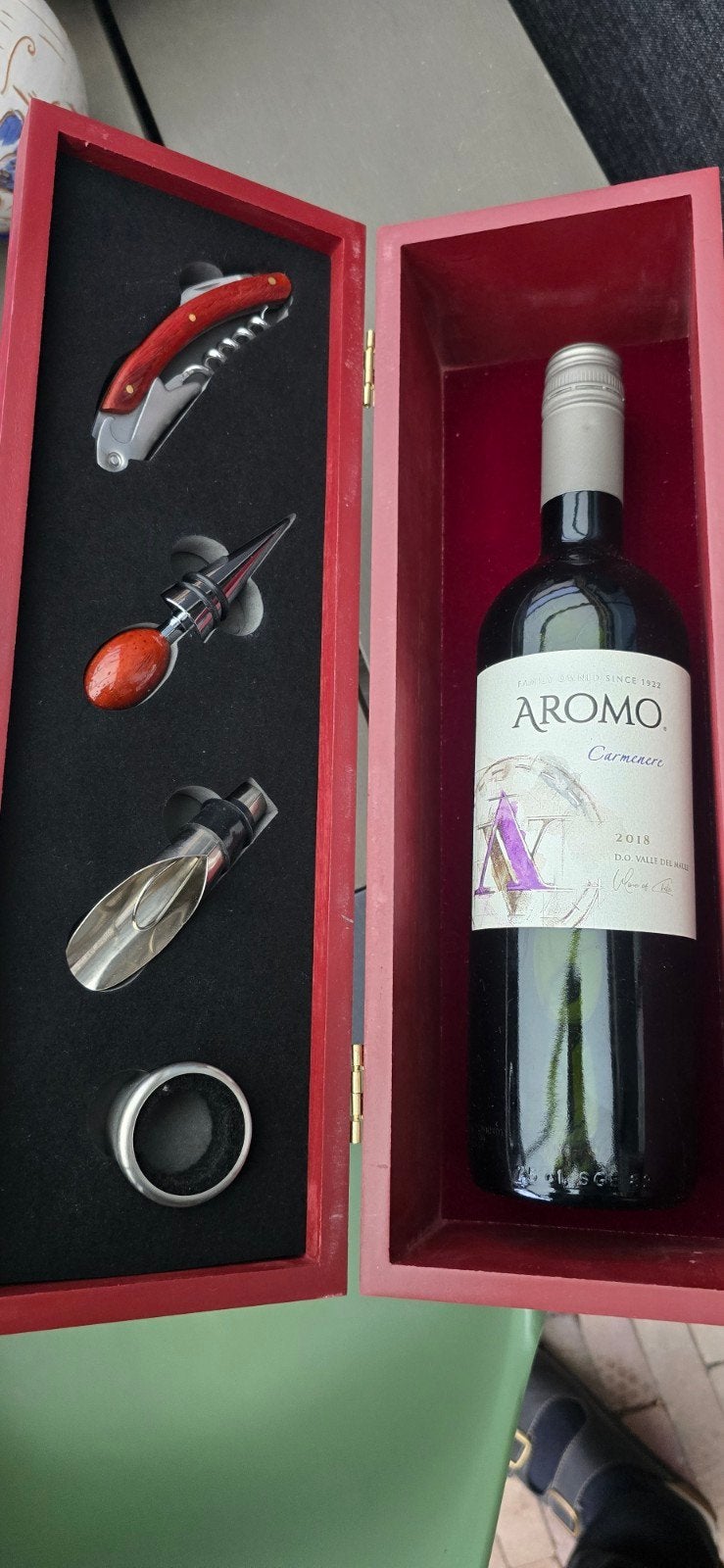 Wijncadeauset met Aromo Carménère en accessoires, Nieuw, Ophalen of Verzenden, Minder dan 5 flessen, 5 – 50