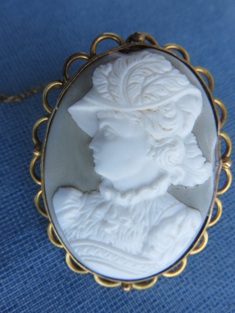 Antieke hanger / broche met camee in 9 karaat goud, Sieraden, Tassen en Uiterlijk, Ophalen of Verzenden, Goud, Broche