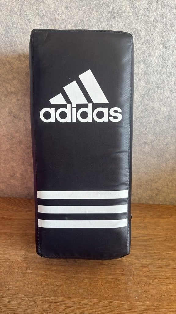 Adidas stootkussen (45 x 15 x 15 cm), Sport en Fitness, Ophalen, Overige, Serviceinfo@onlineshop.adidas.com, Vechtsportmateriaal