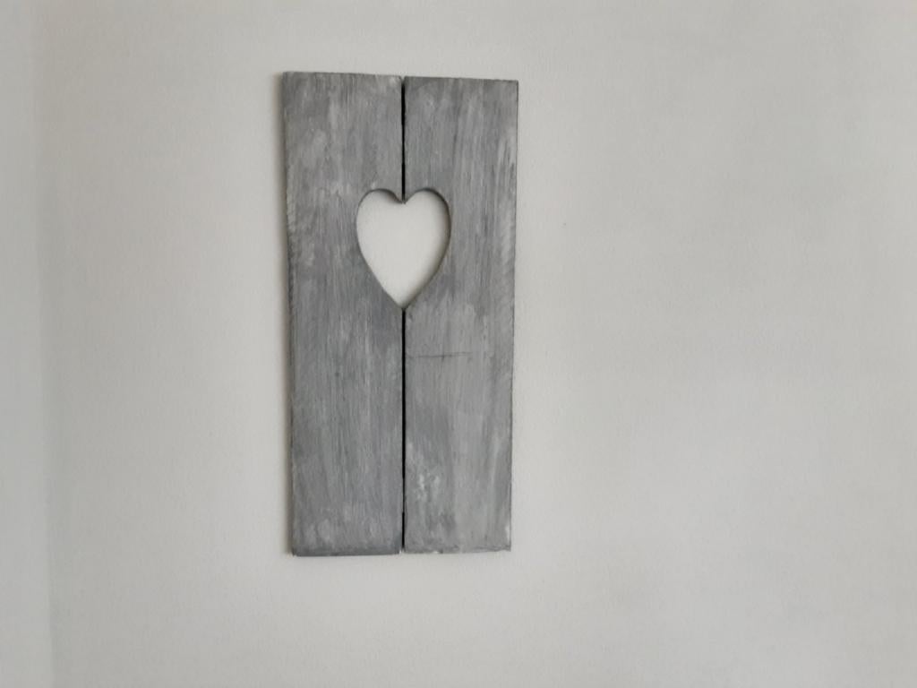 2 Wandborden met hart, draaibaar op scharnieren, Ophalen, Gebruikt, Hout, Wandbord of Wandpaneel
