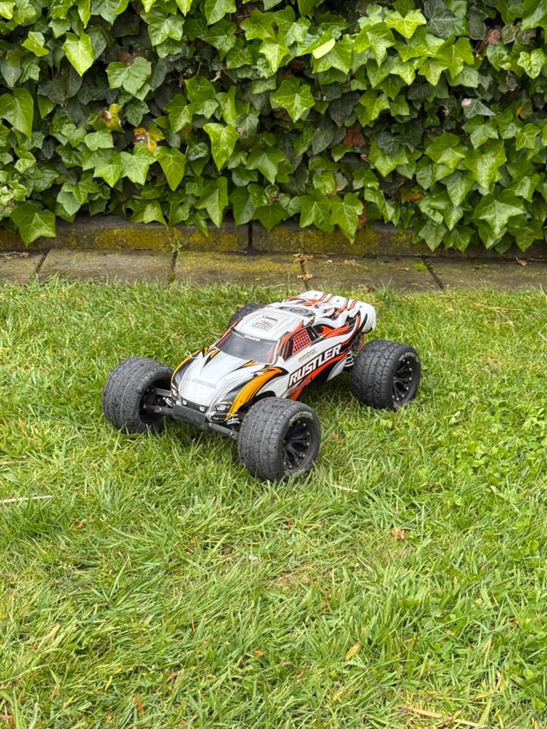 Traxxas Rustler XL5 Compleet RTR Accu Lader Zender 2.4 GHz, Elektro, Gebruikt, Auto offroad, Ophalen of Verzenden