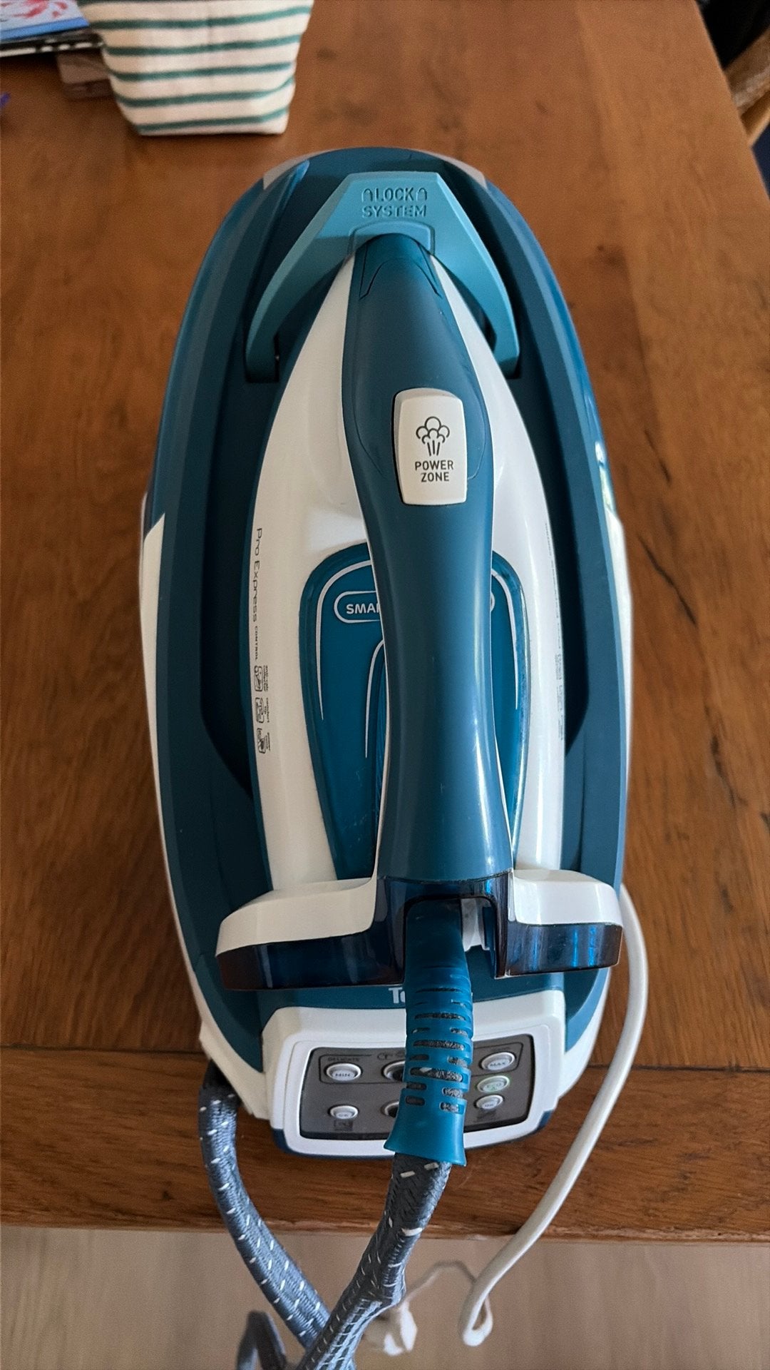 Tefal stoom strijkijzer pro Express, Witgoed en Apparatuur, Strijkijzers en Strijkplanken, Ophalen, Gebruikt, Strijkijzer met snoer