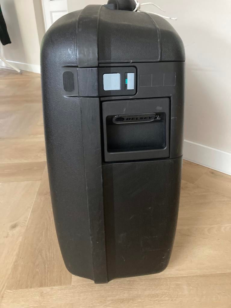 Delsey reiskoffer zwart, Sieraden, Tassen en Uiterlijk, Koffers, 60 tot 70 cm, Hard kunststof, 45 tot 55 cm, Slot