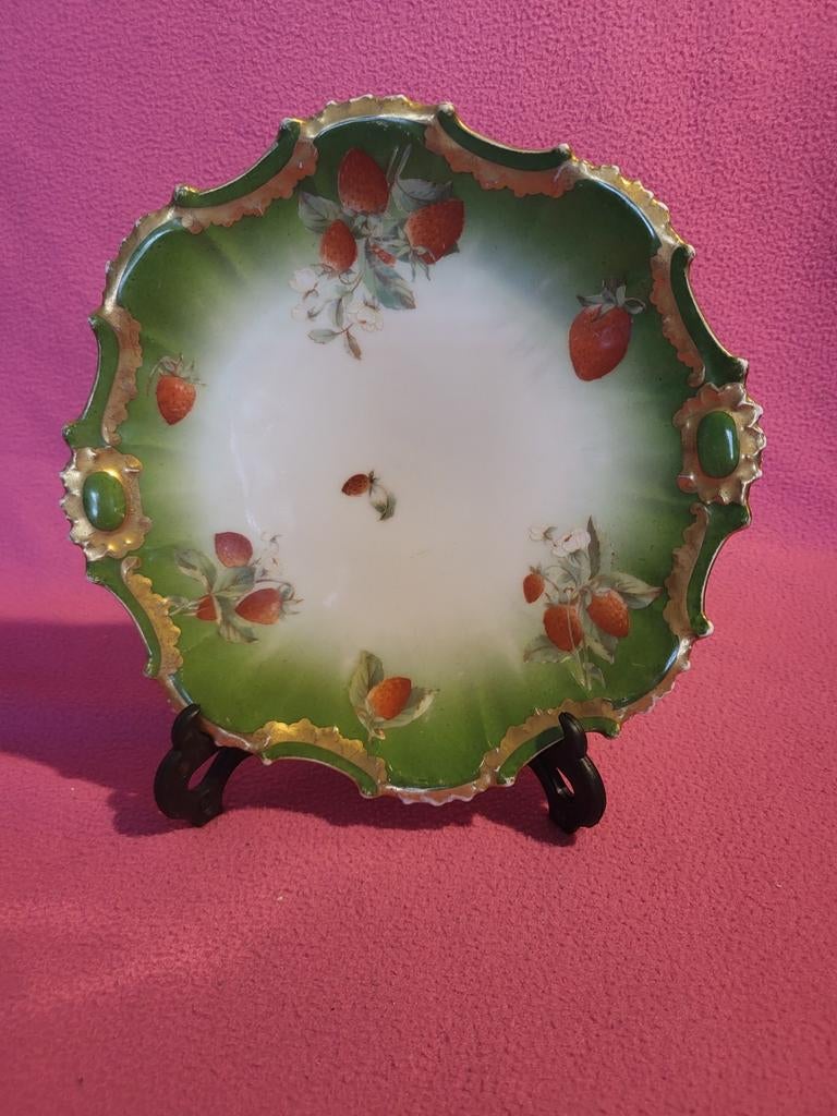 2 Antieke Limoges Borden - Aardbeien & Pruimen Decor, Antiek en Kunst, Antiek | Porselein, Ophalen