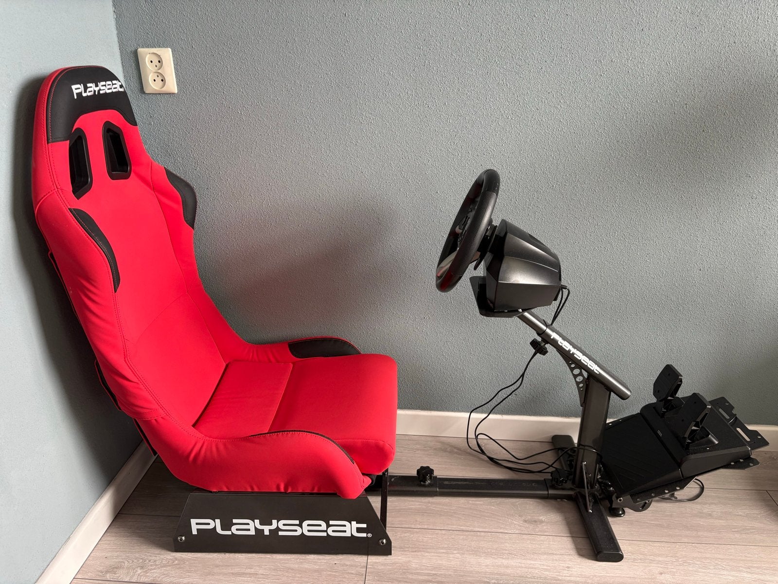 Playseat met racestuur en pedalen, Ophalen, Zo goed als nieuw