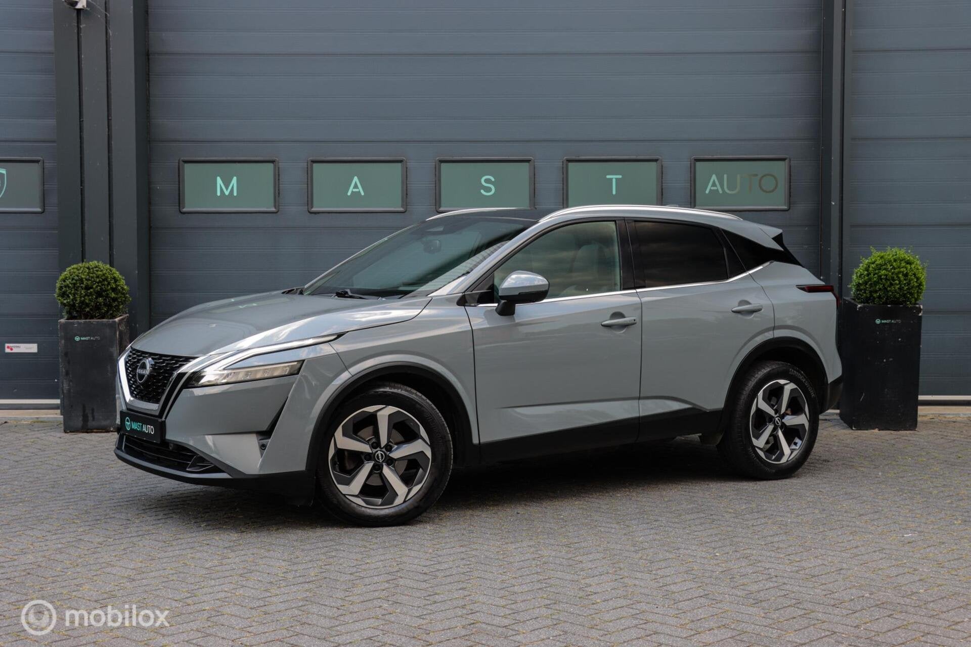 Nissan Qashqai Mild-Hybrid XTronic|AUT|PANO|HUD|Elek. Stoel|, Auto's, Nissan, Metallic lak, Gebruikt, Zwart, Overige carrosserieën