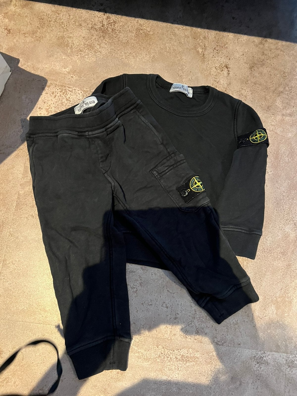 Stone island joggingpak maat 92 origineel zgan, Ophalen of Verzenden, Zo goed als nieuw, Jongen, Setje