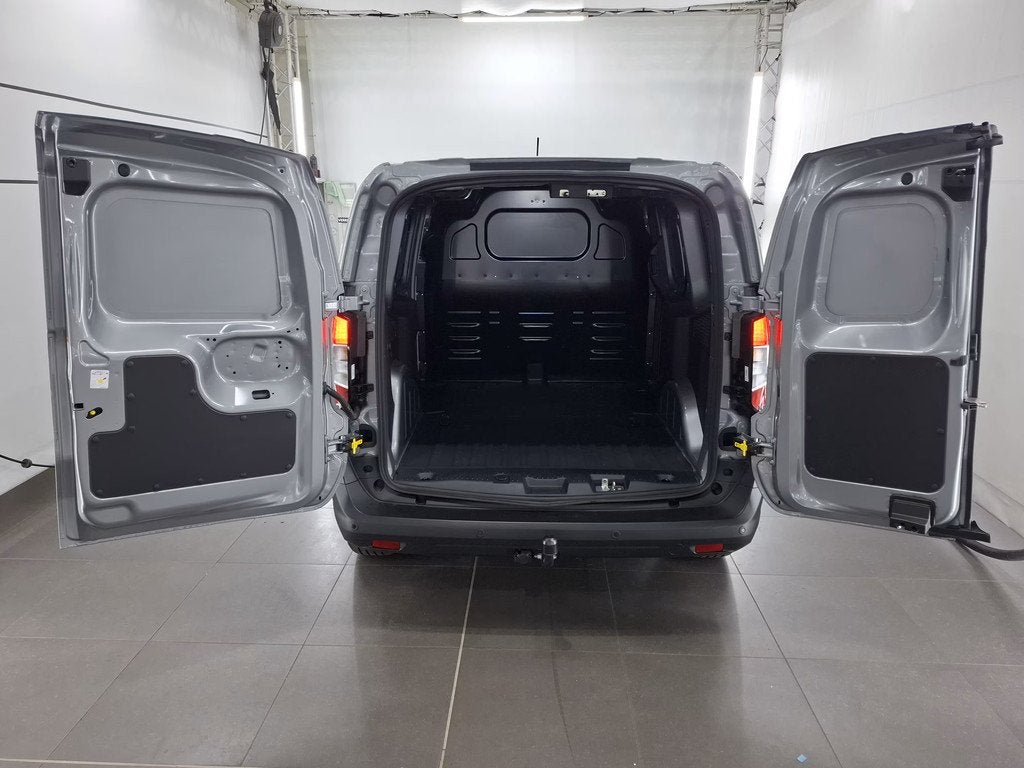 Ford E-Transit Courier 44 kWh Limited Trekhaak Winterpakket, Automaat, Stof, Gebruikt, Navigatiesysteem