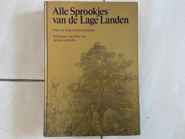 Grimm - Andersen - sprookjes der lage landen, Boeken, Sprookjes en Fabels, Ophalen of Verzenden, Gelezen