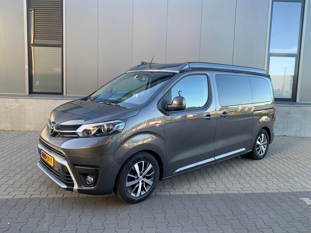 Toyota Crosscamp 2022 177pk Automaat, Automaat, Buscamper of Camperbus, Koelkast, Diesel