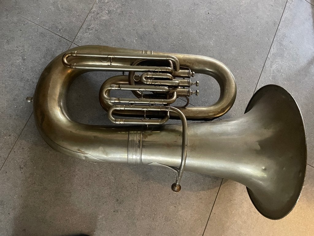 mooie grote koperen tuba ( bas ?? ), Muziek en Instrumenten, Blaasinstrumenten | Trompetten, Ophalen, Gebruikt, Overige typen