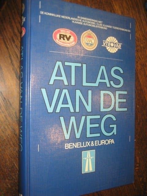 KNAC ATLAS VAN DE WEG / BENELUX EN EUROPA, Boeken, Atlassen en Landkaarten, 1800 tot 2000, Europa Overig, Ophalen of Verzenden