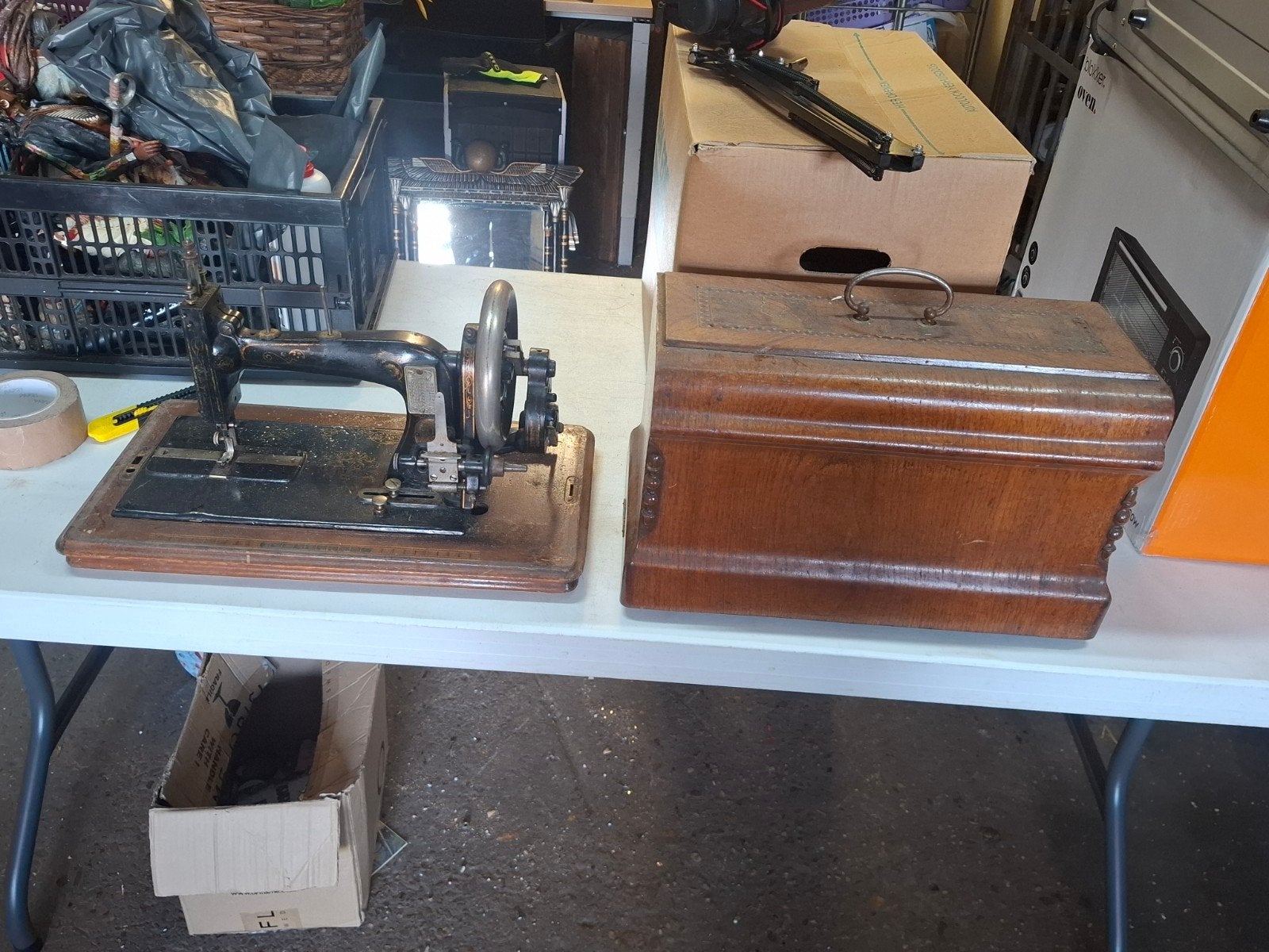 Antieke Naaimachine met Houten Koffer - Decoratief, Antiek en Kunst, Ophalen