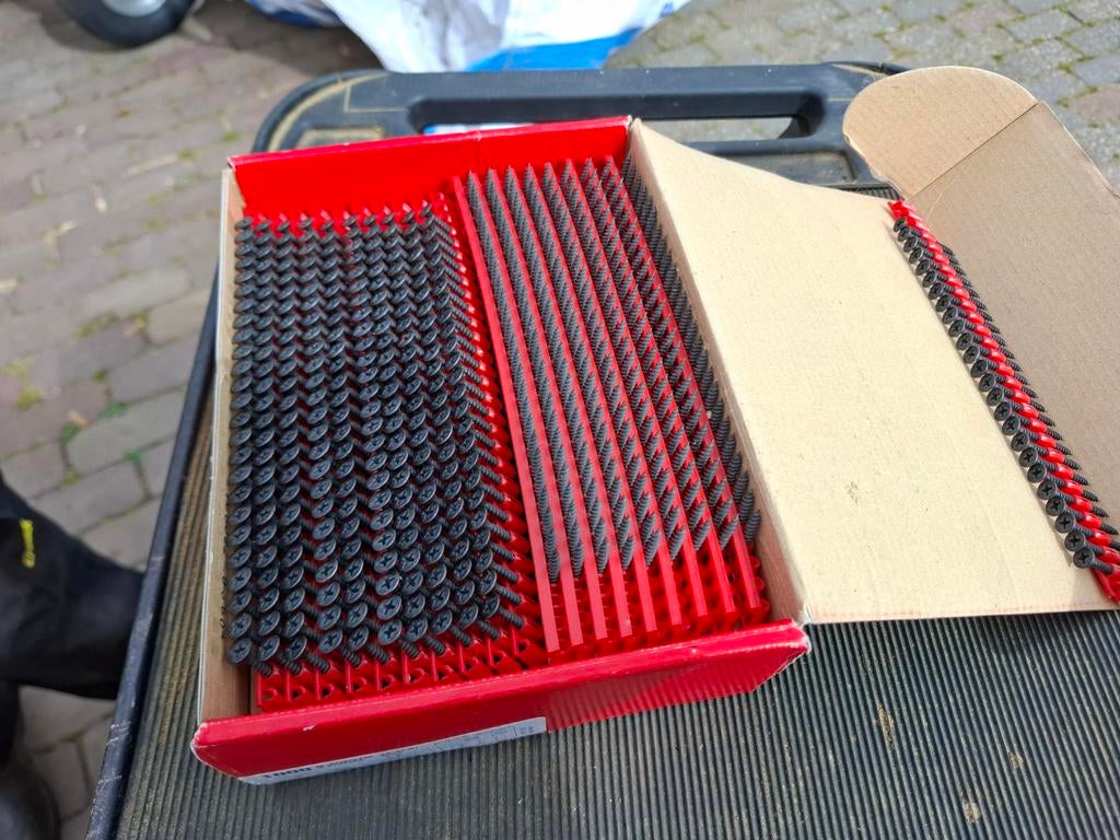 Doos met 1000 zwarte schroeven 3.5x35mm, Ophalen of Verzenden