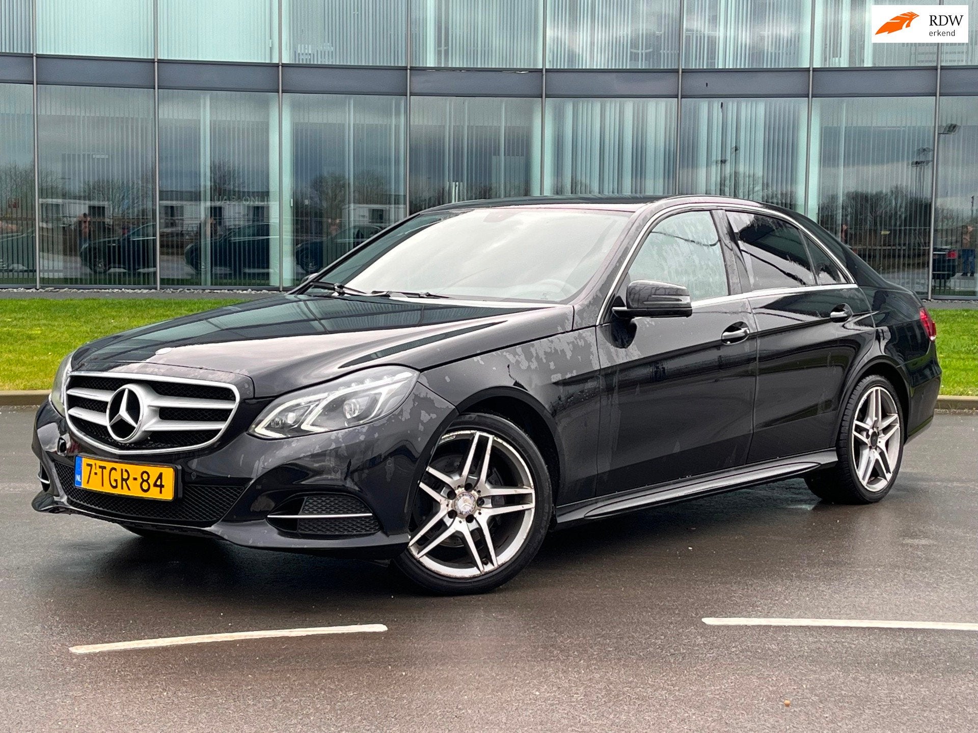 Mercedes-Benz E-klasse 200 CDI Edition Sport AMG PACK EXPORT, Auto's, Mercedes-Benz, Automaat, Euro 5, Gebruikt, 4 cilinders