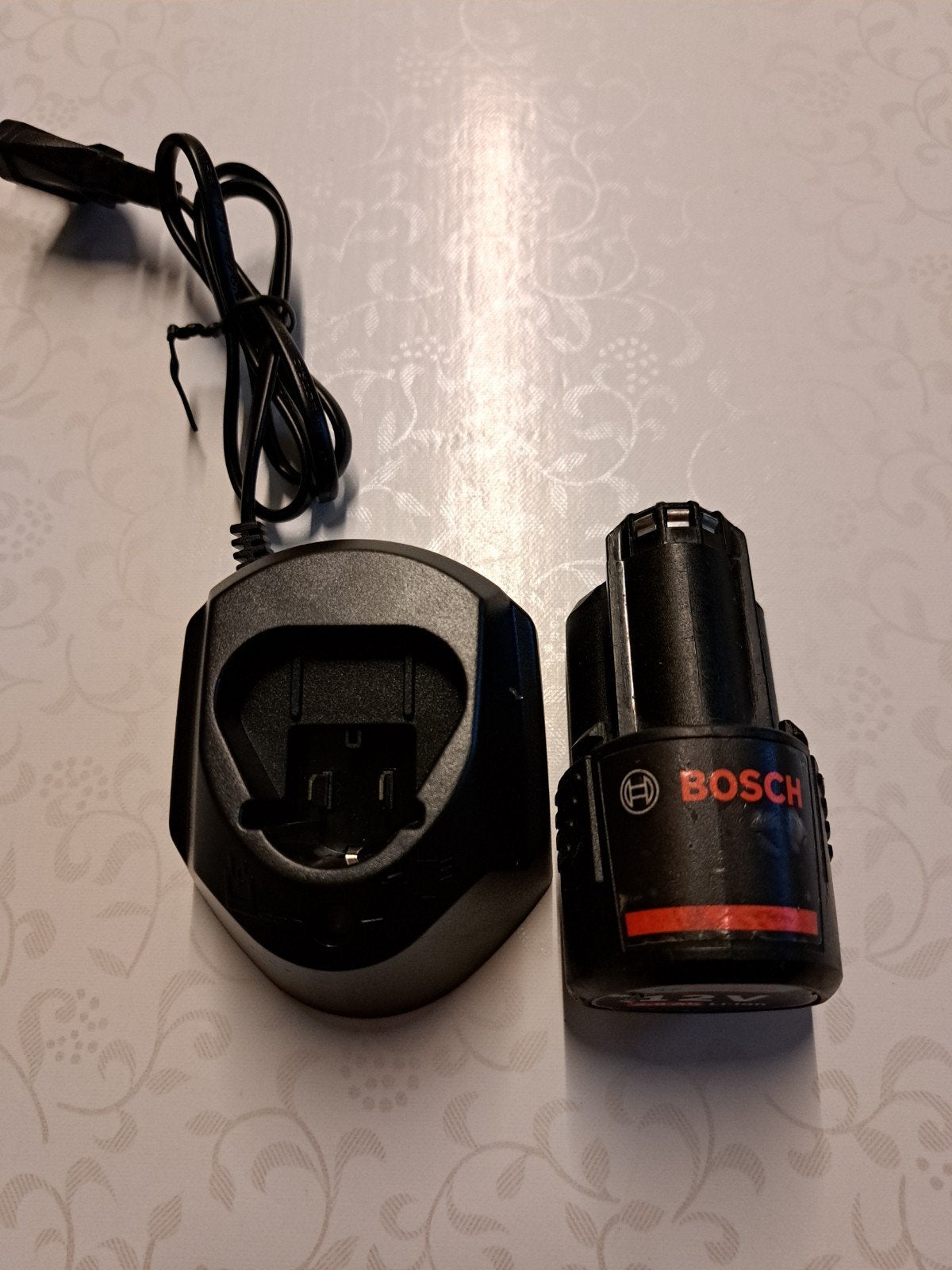 Bosch - Dremel 12V 2.0 Ah Li-Ion  acculader, Ophalen of Verzenden, Gebruikt