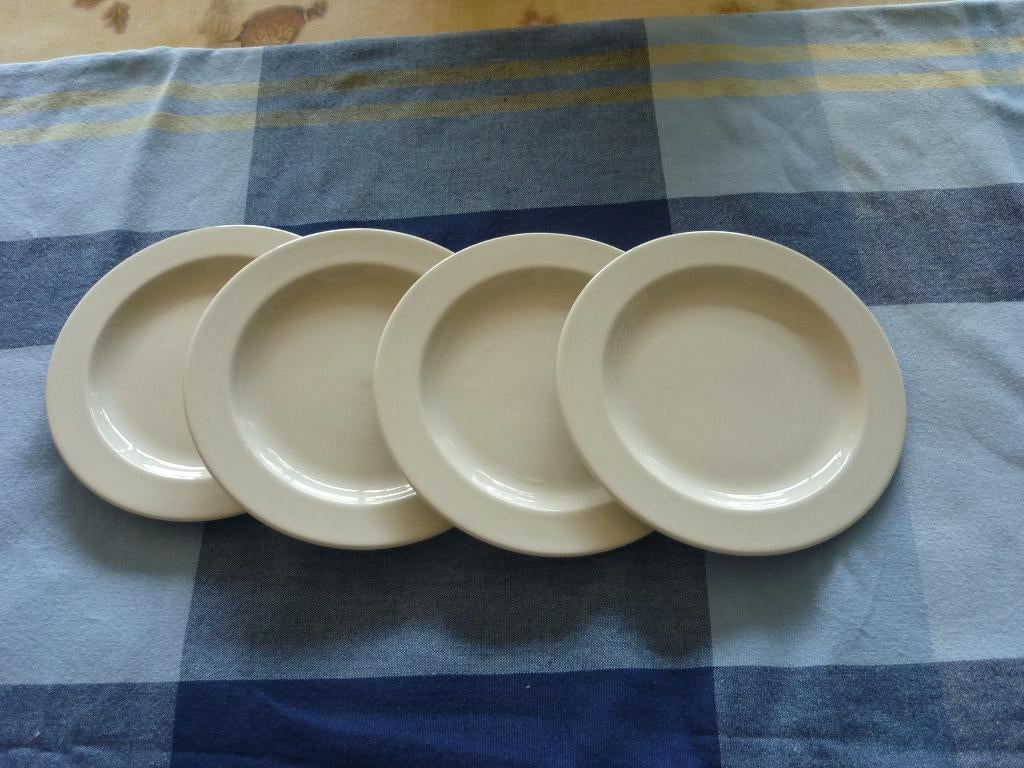 4 beige schoteltjes, Keramiek, Nieuw, Ophalen of Verzenden, Overige stijlen