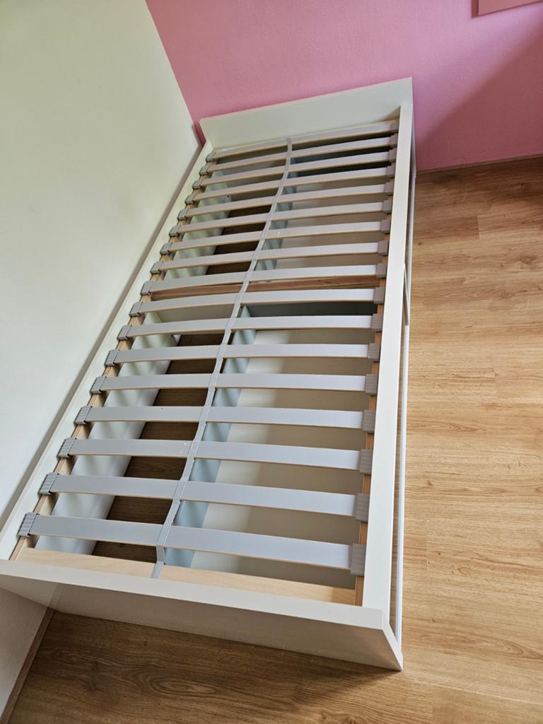 Ikea 1 persoonsbed met opbergruimte, Huis en Inrichting, 90 cm, Eenpersoons, Wit, Ophalen of Verzenden