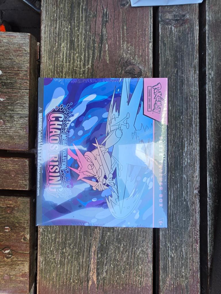 Pokémon TCG: Sun & Moon - Cosmic Eclipse Elite Trainer Box, Ophalen of Verzenden, Nieuw, Overige typen