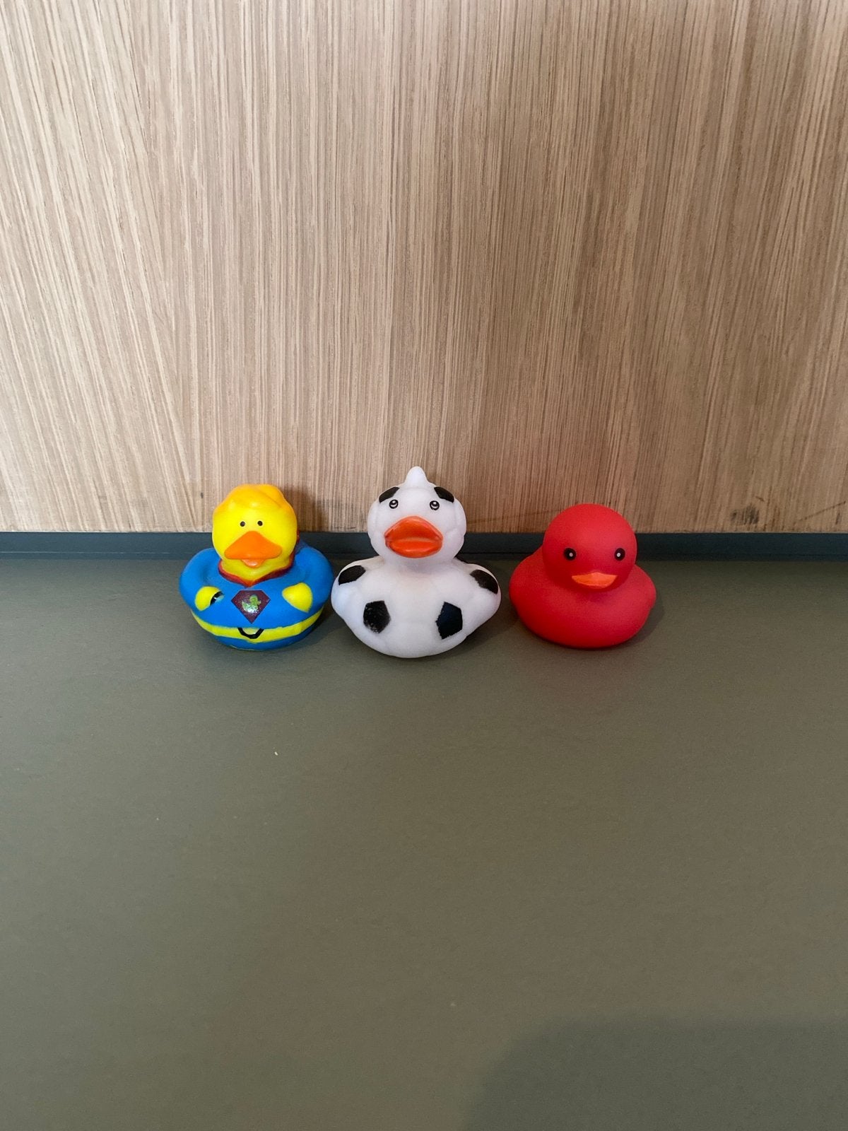 Leuke badeendjes - Superheld, Voetbal en Rood, Ophalen of Verzenden, Gebruikt