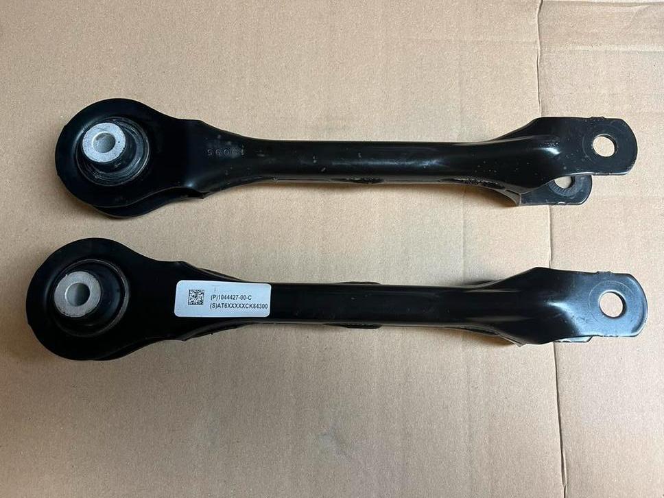 tesla model 3 achterdraagarmen 1044427-00-c, Ophalen, Gereviseerd