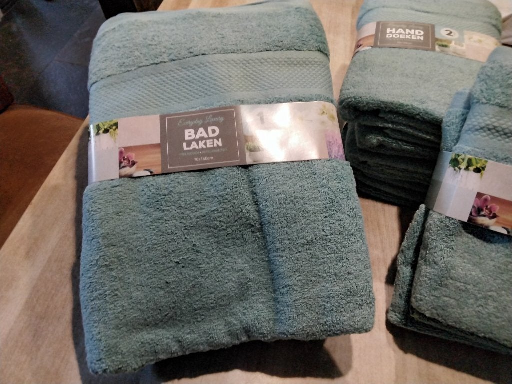 Handdoeken, Ophalen of Verzenden, Nieuw, Overige kleuren, Handdoek