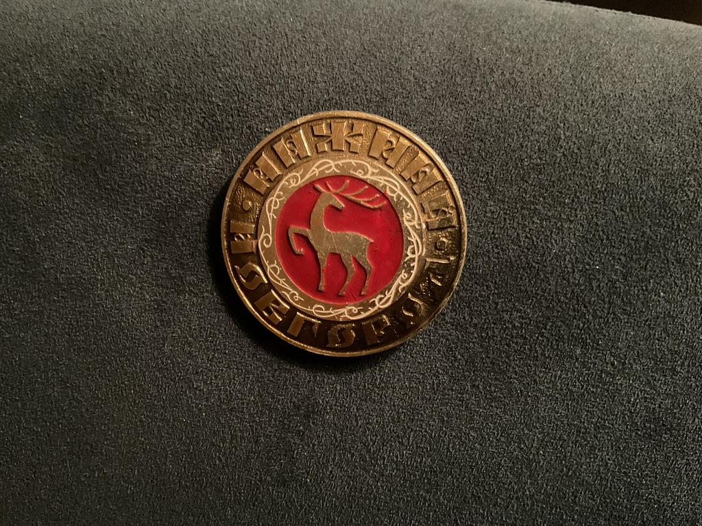 USSR Speld Hertenmotief, Ophalen of Verzenden, Zo goed als nieuw, Stad of Land, Speldje of Pin