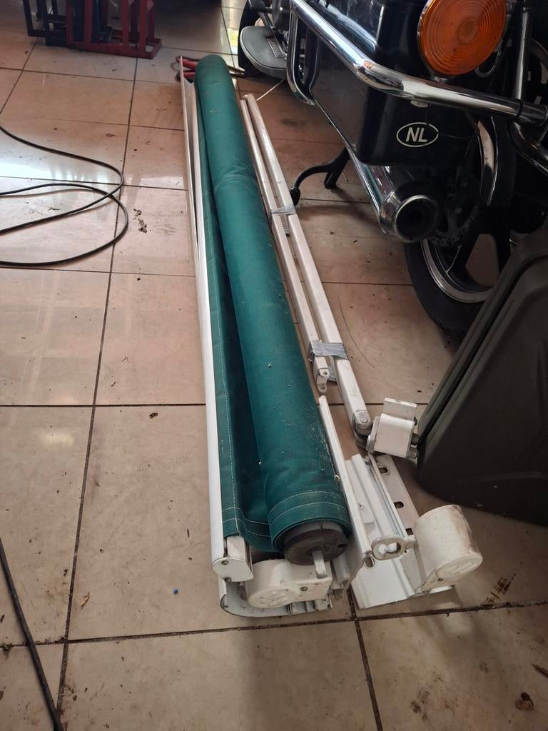 Gebruikt uitvalscherm, groen doek, breedte ca 2,2m, Tuin en Terras, Zonneschermen, Gebruikt, Uitvalscherm, Minder dan 150 cm, Minder dan 250 cm
