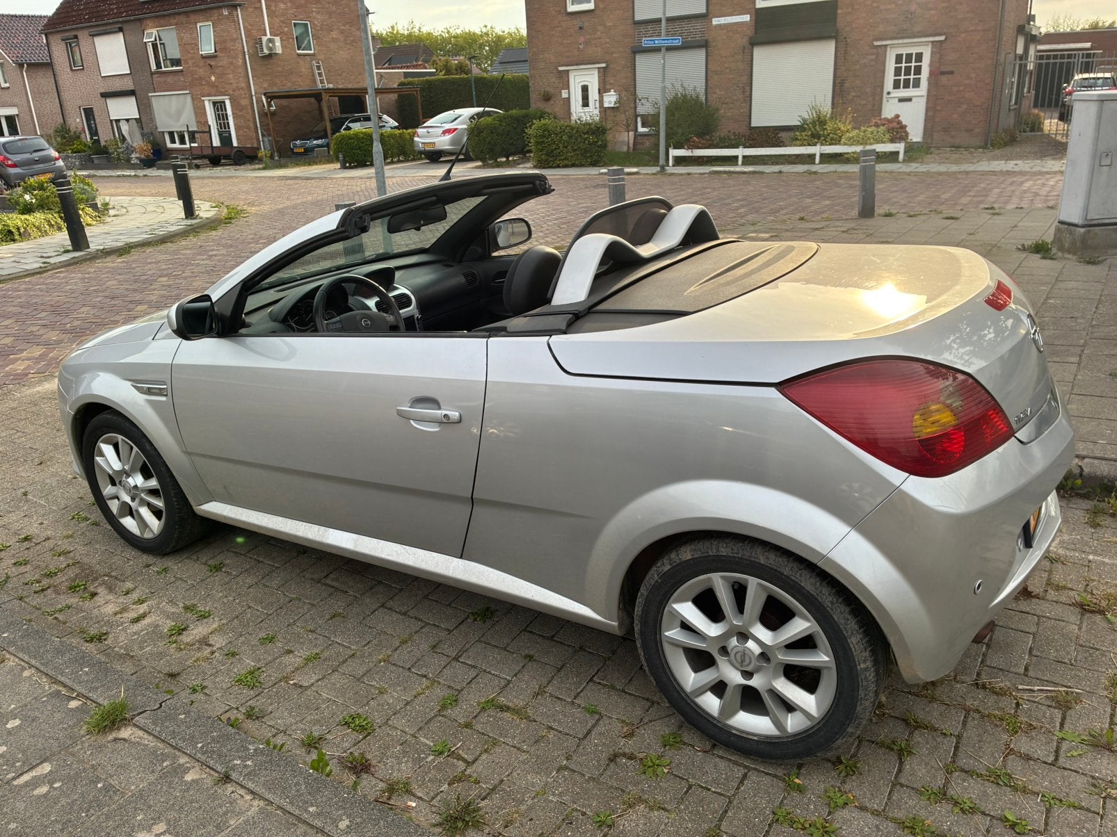 Opel Tigra Twintop Grijs 2 stuks, Auto's, Voorwielaandrijving, 4 cilinders, Cabriolet, Handgeschakeld