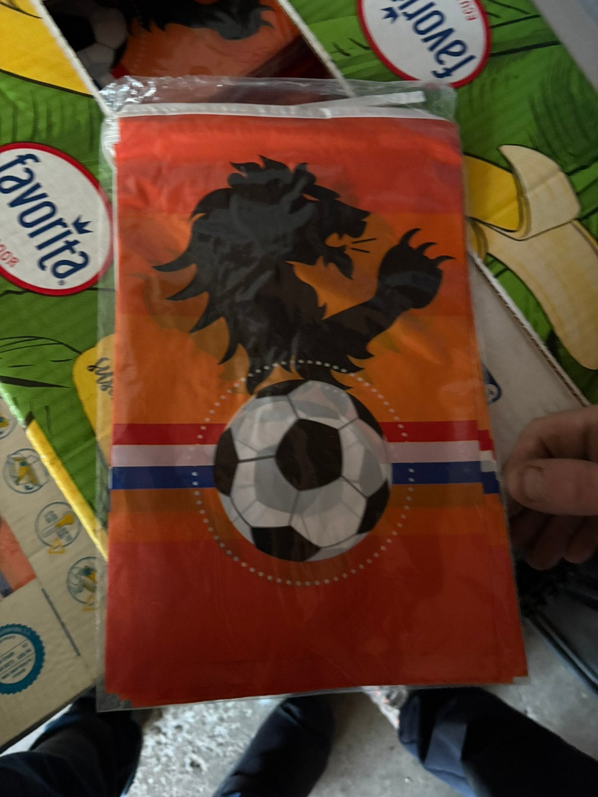 Holland vlaggetjes, Ophalen, Zo goed als nieuw