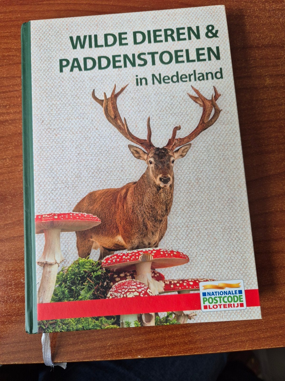 Veldgids Wilde Dieren & Paddenstoelen in Nederland, Ophalen of Verzenden, Zo goed als nieuw, Natuur algemeen, Onbekend