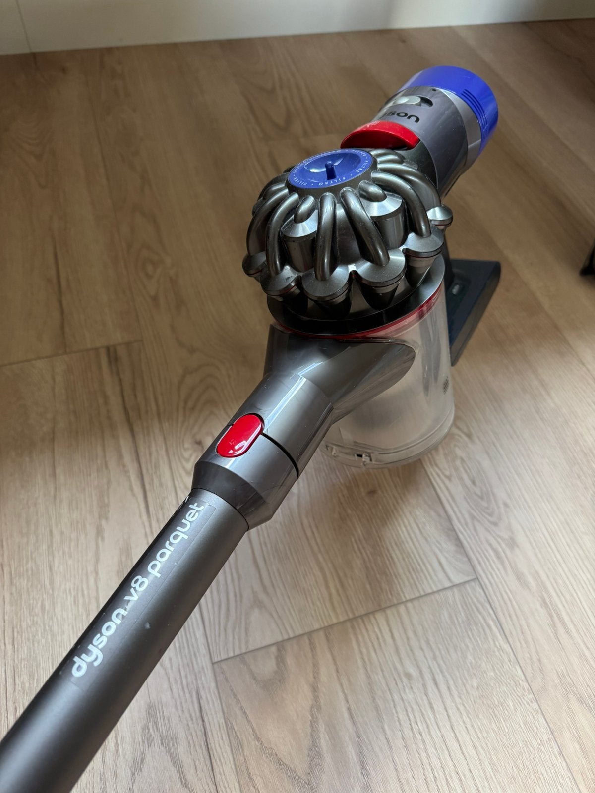 Dyson V8 Parquet, nieuwe accu!, Ophalen of Verzenden, Gebruikt