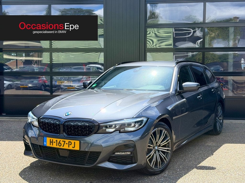 BMW 3-Serie Touring 318i M-Sport Edition Shadowline Trekhaak, Auto's, Automaat, Achterwielaandrijving, Gebruikt, Verwarmde buitenspiegels