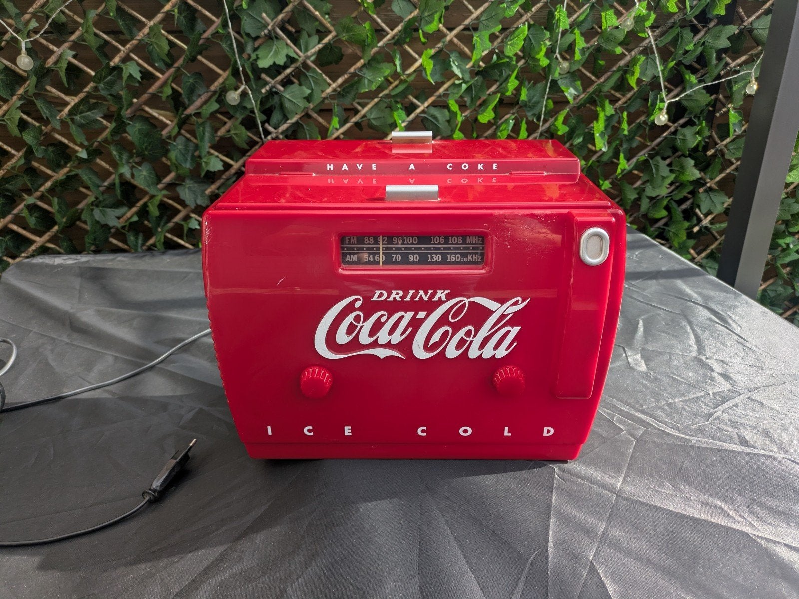 Coca-Cola 1949 Cooler stijl Radio met Cassettespeler 1990, Audio, Tv en Foto, Ophalen of Verzenden, Gebruikt, Radio