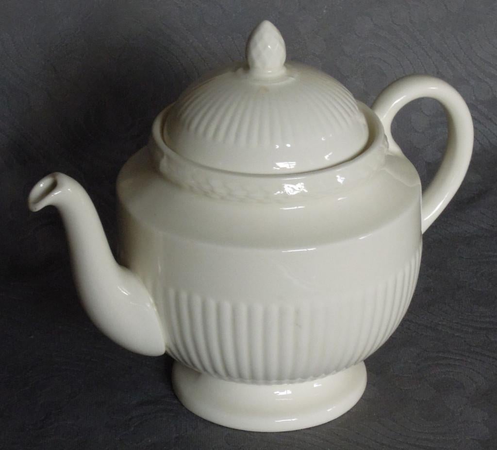 Nr RR98: 1 Wedgwood Edme theepot, Ophalen of Verzenden
