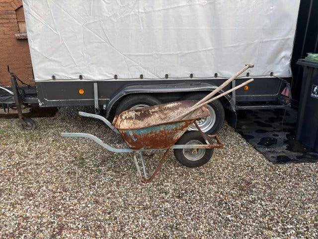 kruiwagen met schep en bezem, Ophalen, Gebruikt, Handmatig, Eenwielig